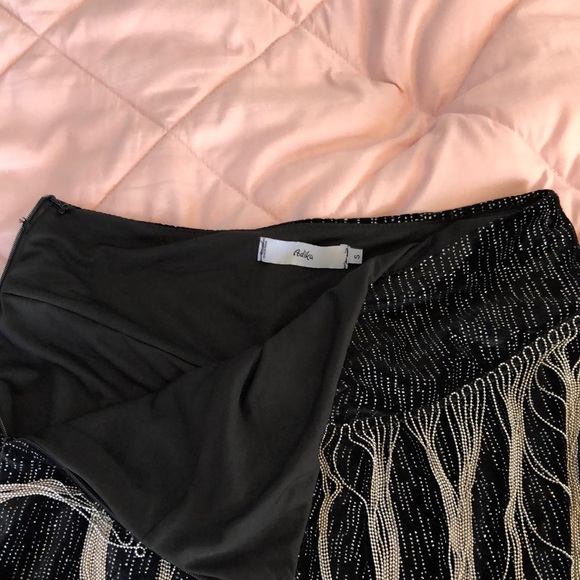 Shorts - Picture 3 of 3